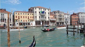 На лиственничных сваях до сих пор стоит Венеция